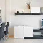 Апартаменты Chilly - Sunny Rooftop Terrace With Ocean View *